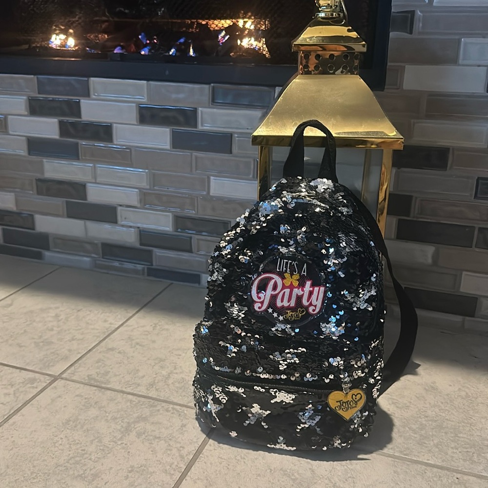Girls sequent mini backpack - excellent condition